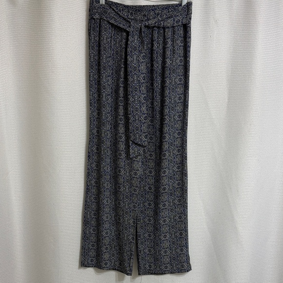 Anne Carson Pants - Ann Carson casual pants. Size L